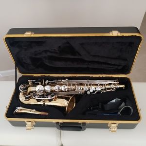 Selmer Saxophone AS500